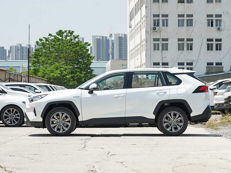 哈密RAV4荣放大幅降价！最新报价12.68万，数量有限