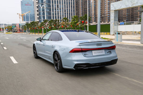 More sporty, test drive the new Audi A7L RS suite racing version _fororder_image005